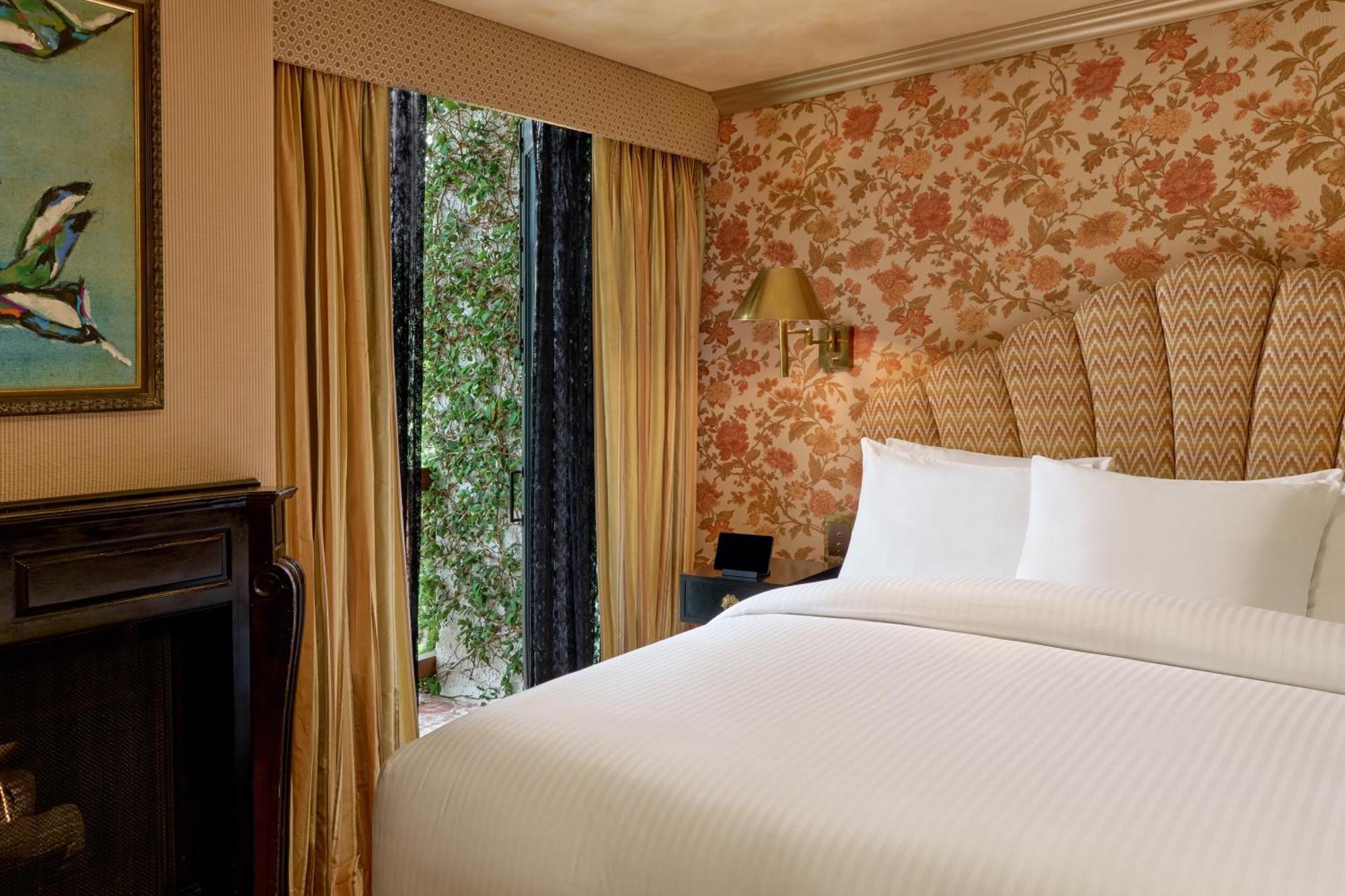 Hotel Petit Ermitage 4*