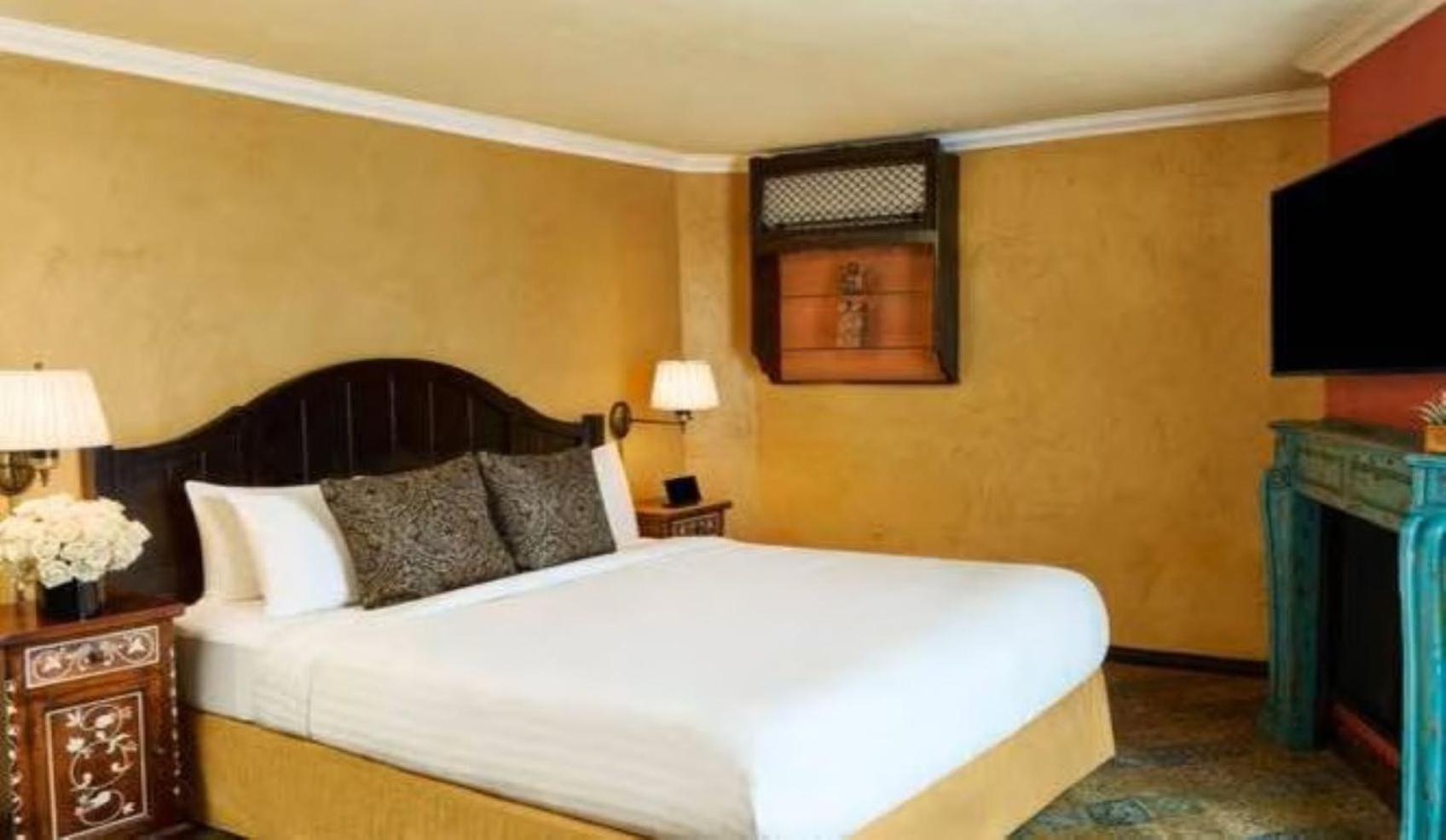 Petit Ermitage Hotel